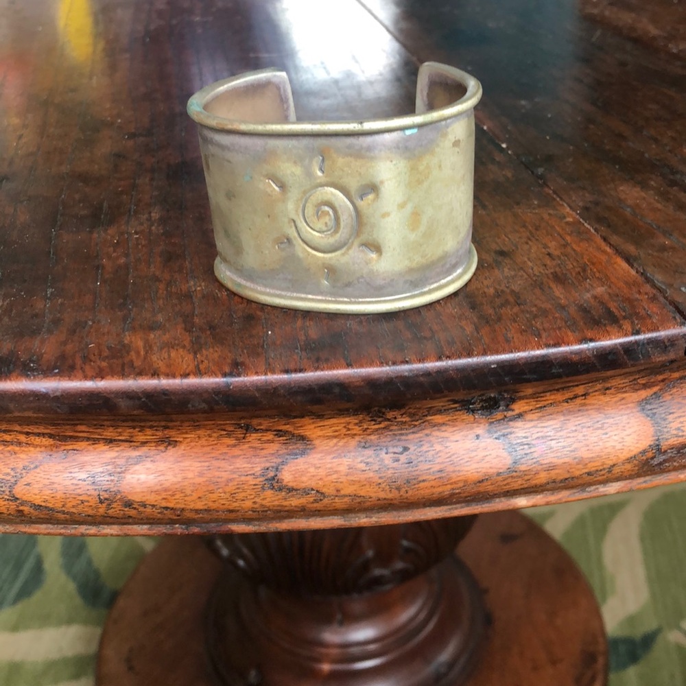 Sterling (needs polished)o Ka la ! The sun design